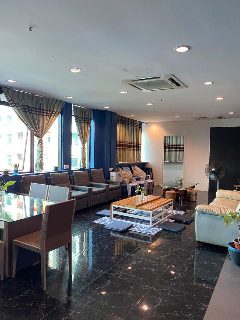 Capsule Inn Kota Kinabalu Exterior photo